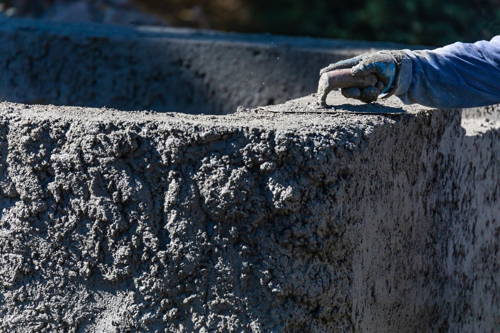 professional shaping concrete