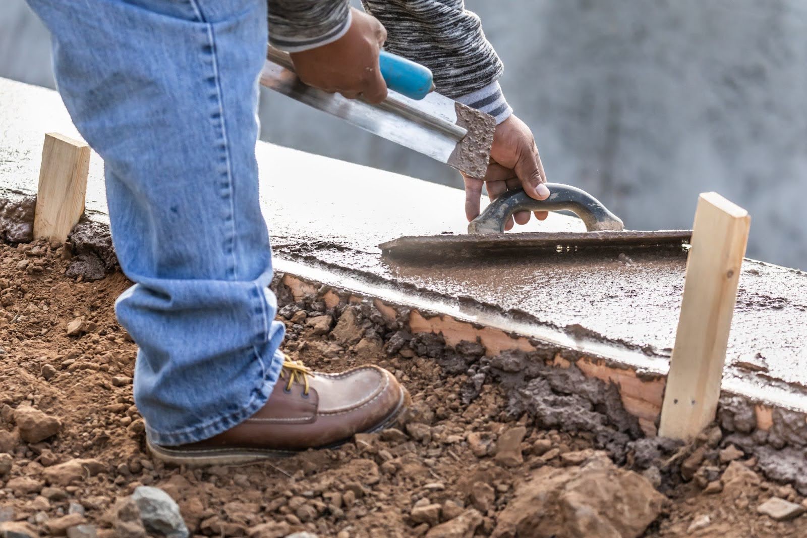 professional laying slab on grade foundation